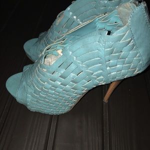 Women peep toe booties(universal)